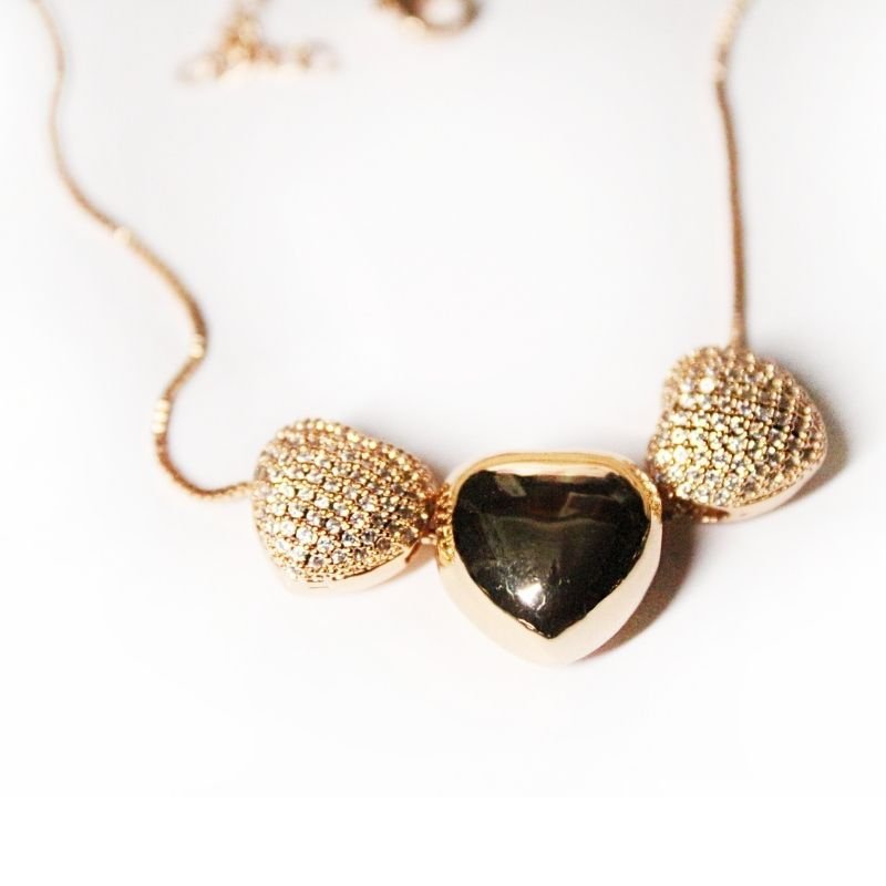 Colar Corações Um Liso e Dois Cravejados