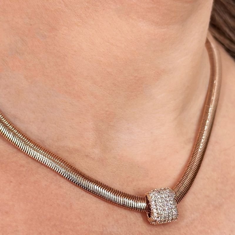 Colar Dourado Malha Cobra Com Quadrado Com Zircônia