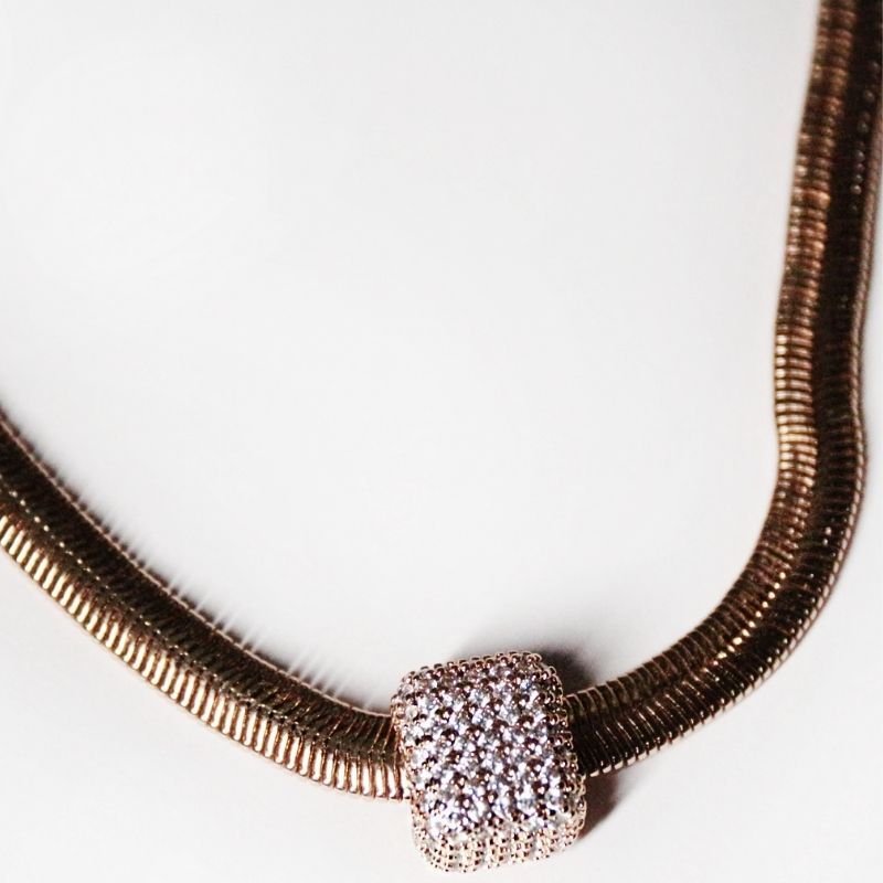 Colar Dourado Malha Cobra Com Quadrado Com Zircônia