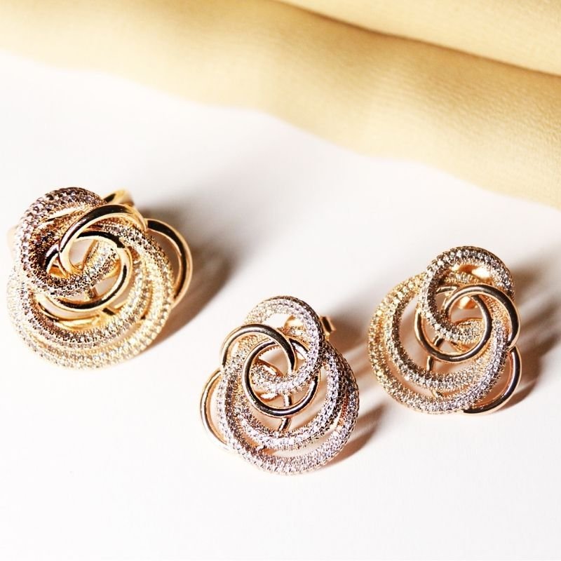 Conjunto Entrelaçado e Cravação de Zircônias