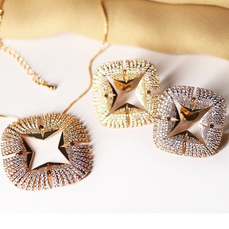 Conjunto Estrela Vazado com Cravação